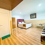 Hotel Grand Bandara