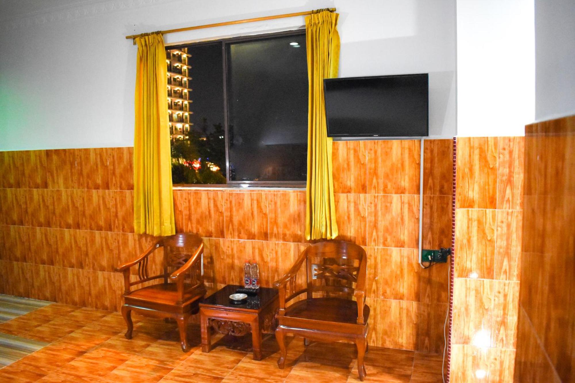 Grand Bandara Hotel